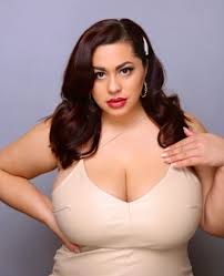 CGC – Costina got curves