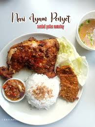 13 langkah cara membuat ayam penyet ✓ menggunakan sambal terasi pedas ✓ tips mengungkep & menggoreng ayam. Resepi Ayam Penyet 5 Kitpramenulis