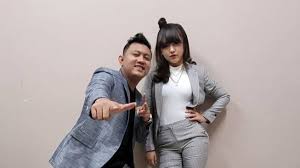 Check spelling or type a new query. Kabar Dipacari Denny Caknan Happy Asmara Statusnya Dekeeeet Banget