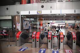 Menurut kenyataan itu, enam perkhidmatan disediakan setiap hari iaitu tiga dari rembau ke rawang pada waktu pagi dan tiga dari rawang ke rembau pada sebelah. Ktm Komuter Klang Valley Sector 2018up Pulau Sebang Tampin To Kl Sentral By Train Railtravel Station