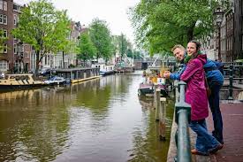 Zo kun je vanuit een kleine dertig landen (en meer dan 2000 plaatsen) per bus naar nederland reizen. Buitenlandse Reizigers Naar Nederland En Reisbeperkingen
