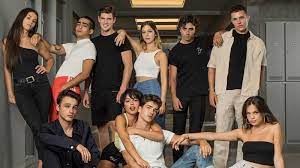 Las encinas ya ha recibido a los chicos que formarán parte de la próxima netflix anunciaba con una foto promocional la llegada de los nuevos personajes a 'élite 4' y parece que el salseo, los conflictos y los dramas. Todo Lo Que Debes Saber Sobre La Cuarta Temporada De Elite