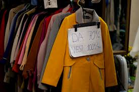Khám phá "thủ phủ" hàng thời trang "secondhand" ở Hà Nội