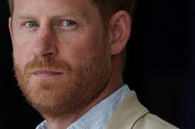 Prins Harry word 40, terwyl koninklike glans verdof