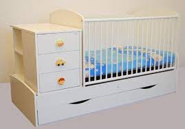Hier sind meist bereits eine matratze, ein bezug, oft auch ein nestchen oder ein ein babybett mit rollen hat den vorteil, dass sie den standort des bettes auch alleine flexibel und. Kinderbett Babybett 170x70 Cm Wiege Inkl Wickelkommode Und Wickelauflage Jugendbett Amazon De Baby