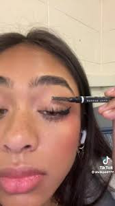 Lucy Velez (luzyrichi6)