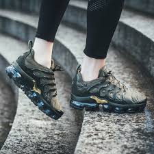 Black And Gold Vapormax Plus Outfit Nike Air Vapormax Plus Sneakers Fashion Kicks Shoes Nike