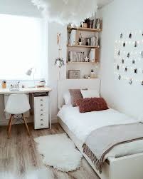 Contoh desain penataan kamar tidur 3x2 5 tentang desain kamar tidur terbaik ide desain penataan kamar tidur 3x2 5 dalam renovasi kamar tidur terbaru. Ide Desain Interior Kamar Tidur Minimalis Ukuran 3 4 Terbaru 2021 Ndekorrumah