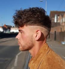 1001 Idees Cheveux Boucles Homme Notre Grain De Sel En Tuto Coiffure Homme Cheveux Ondules Hommes Coupe Cheveux Homme