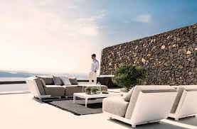 Upholstered in leather or fabric, each model is a luxury sofa handcrafted in italy. English The Best Modern Italian Outdoor Sofas Collection You Don T See Ever Modern Italian Design Furniture Store From Italy Coch Italia Leather Sofas Il Piccolo Design