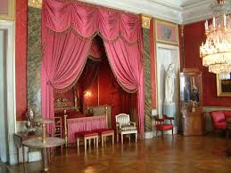 Sie betreten es, nachdem sie den ochsenaugensaal passiert haben, der als wartebereich für die zeremonien des lever und coucher du roi dient. Thema Schloss Palast Bild 108 242