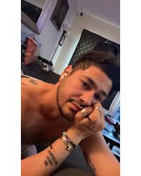 Don't wanna sit next to humans I'm agoraphobic