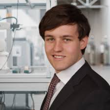 Ansprechpartner:innen