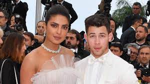 Photos have come out of nick jonas and his wife priyanka chopra along with joe jonas and his fiancée sophie turner hanging out poolside. Priyanka Chopra Slams Nick Jonas Age Gap Critics