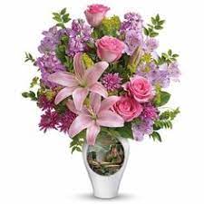 Always in bloom roses in a faceted crystal vase with thomas kinkade artwork. 14 Thomas Kinkade Vases And Floral Ideas Thomas Kinkade Floral Thomas