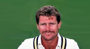 Robin Smith's Instagram, Twitter & Facebook