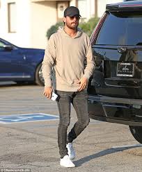 Scott Disick Shares Snaps Of His Two Eldest Children On Private Plane Scott Disick Style Mens Casual Outfits Summer Mens Outfits