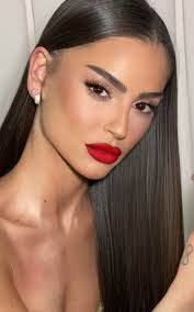 Anny Araujo's Instagram, Twitter & Facebook