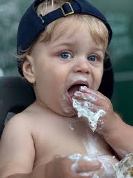 Agatha Knab (@knabagatha) • Threads, Say more