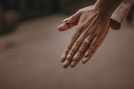 But fate has placed it in the hands of a young hobbit named frodo baggins (elijah wood), who inherits the ring and steps into legend. 7 Things To Know Before Choosing An Engagement Ring