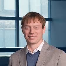 Lee Bassett's Instagram, Twitter & Facebook