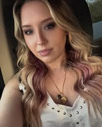 Ashley Victoria's Instagram, Twitter & Facebook