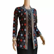 Nah, untuk kebutuhan formal, anda bisa mendapatkan model jam tangan yang elegan dan maskulin. Model Baju Batik Atasan Terbaru 2019 Wanita Seputar Model