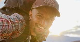 Andrew Gautreau's Instagram, Twitter & Facebook