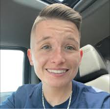 Freightliner is hiring 20 employees straight through the door. Link 🔗  below ⬇️ (Gaffney SC) Starting-$23.00/hr