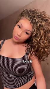 🚨 Transformation alert! @daniasinterlude with this 🔥 wax tutorial using  our Gold Hair Wax. #hairtransformation #curlyhair #hairwax #colorwax