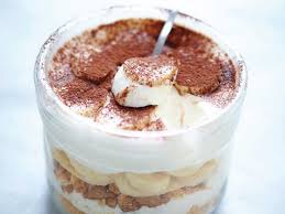 Decouvrez La Recette Tiramisu Fromage Blanc Banane Sur Cuisineactuelle Fr Tiramisu Fromage Blanc Tiramisu Recette Fromage Blanc