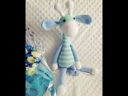 Amigurumi Orgu Oyuncak Zurafa Yapimini Sizler Icin Videolu Anlatimiyla Beraber Bir Araya Getiriyoruz Zurafa Amigurumi Crochet Disney