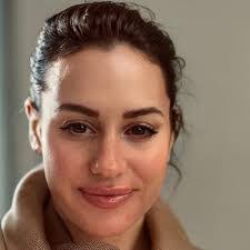 Lori Mares's Instagram, Twitter & Facebook