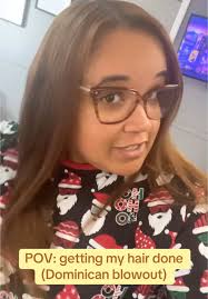 Get a domininca blowout. Arrived at 130pm and i was out by 330pm #fyp  #viral #dominicanblowout #curlyhair #straighthair #pov