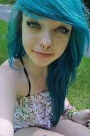 Girl emo hair is really popular with teenagers all over the world. Such A Nice Shade Of Blue And Those Eyes Dyed Hair Blue Ombre Hair Emo Hair