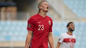 On the other hand, erling haaland's mother, gry marita braut was a former heptathlete. Erling Haaland Bvb Norwegen Experte Jetzt Mit Heftiger Kritik Bvb