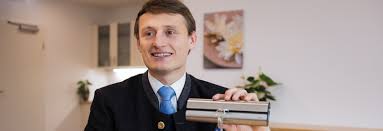 Erledigen sie ihre bankgeschäfte auch unterwegs schnell und sicher. Volksbank Raiffeisenbank Oberbayern Sudost Eg Meine Bank Fur S Leben