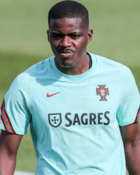 First name william last name silva de carvalho nationality portugal date of birth 7 april 1992 age 29 country of birth angola place of birth luanda position William Carvalho Betis Sevilla Aktuelles Spielerprofil Sport Bild De