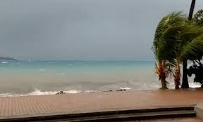 VIDEOS) Fuertes vientos y olas enormes: As&iacute; est&aacute; San Andr&eacute;s en Colombia