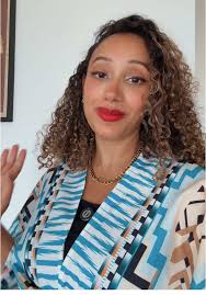 تعليم تصريف الفعل "essere" باللغة الإيطالية