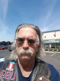 The cozy atmosphere of Dee Dee's is the place to be to relax. A positive,  hard-working staff earns Dee Dee's a 4.5 in the Google rating system for  food and friendliness... and