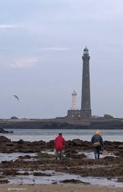 Peche Au Pied Du Phare De L Ile Vierge Paysage France Phare Iles Vierges