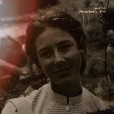 Ester Cain's Instagram, Twitter & Facebook