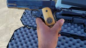 El.45 colt o.45 long colt, como también se le denomina, junto con el peacemaker forjaron un país, ya que ayudaron a conquistar y civilizar el oeste norteamericano. 1911 Colt Copa De Oro Y Una Gran Coleccion De Armas Youtube
