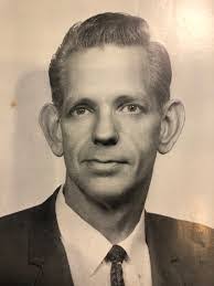 Tammy Monhollen's Instagram, Twitter & Facebook