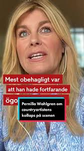 Under tisdagens Allsång på skansen kollapsade countryartisten David  Ritschard på scenen. Nu kommenterar Allsångs-ledaren Pernilla Wahlgren  händelsen. #allsångpåskansen #pernillawahlgren ...