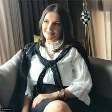 صور بنات المشاهير بأناقة تناقس أجمل عارضات الأزياء ليالينا fashion hijab