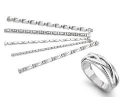 And on the other, the traditional gift of fine china. Platinum Jewellery Eid Gifts For Men Boldsky Com