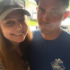 Lori Catt's Instagram, Twitter & Facebook