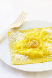 Raviolone All Uovo Ricotta E Tartufo Egg Ravioli Ricotta And Truffle Food Recipes Italian Recipes